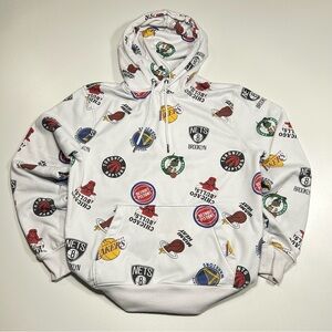 NBA All-Over Logo Print Pullover Hoodie White Fleece Size Medium